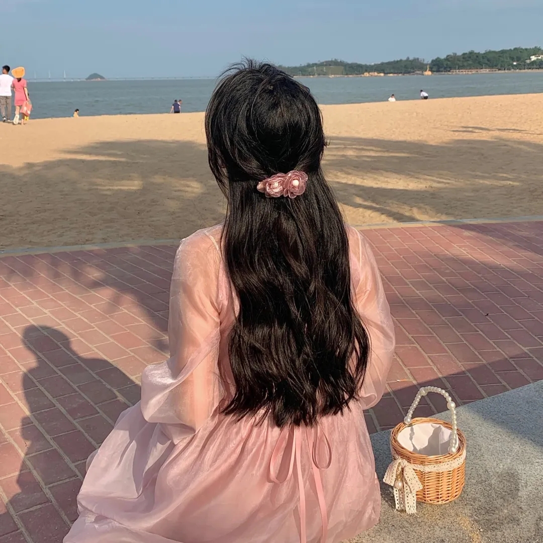 摆摊后，全城大哥都来给我打下手